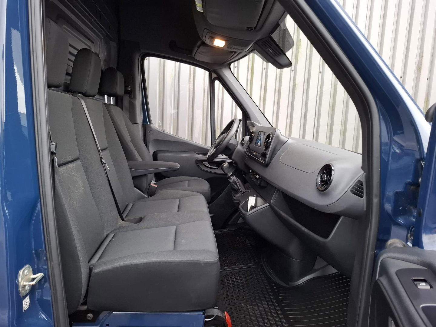 Mercedes-Benz Sprinter 311 2.2 CDI L2H1 / AIRCO / CAMERA / 3 ZITS / DEALER ONDERHOUDEN / NAVI