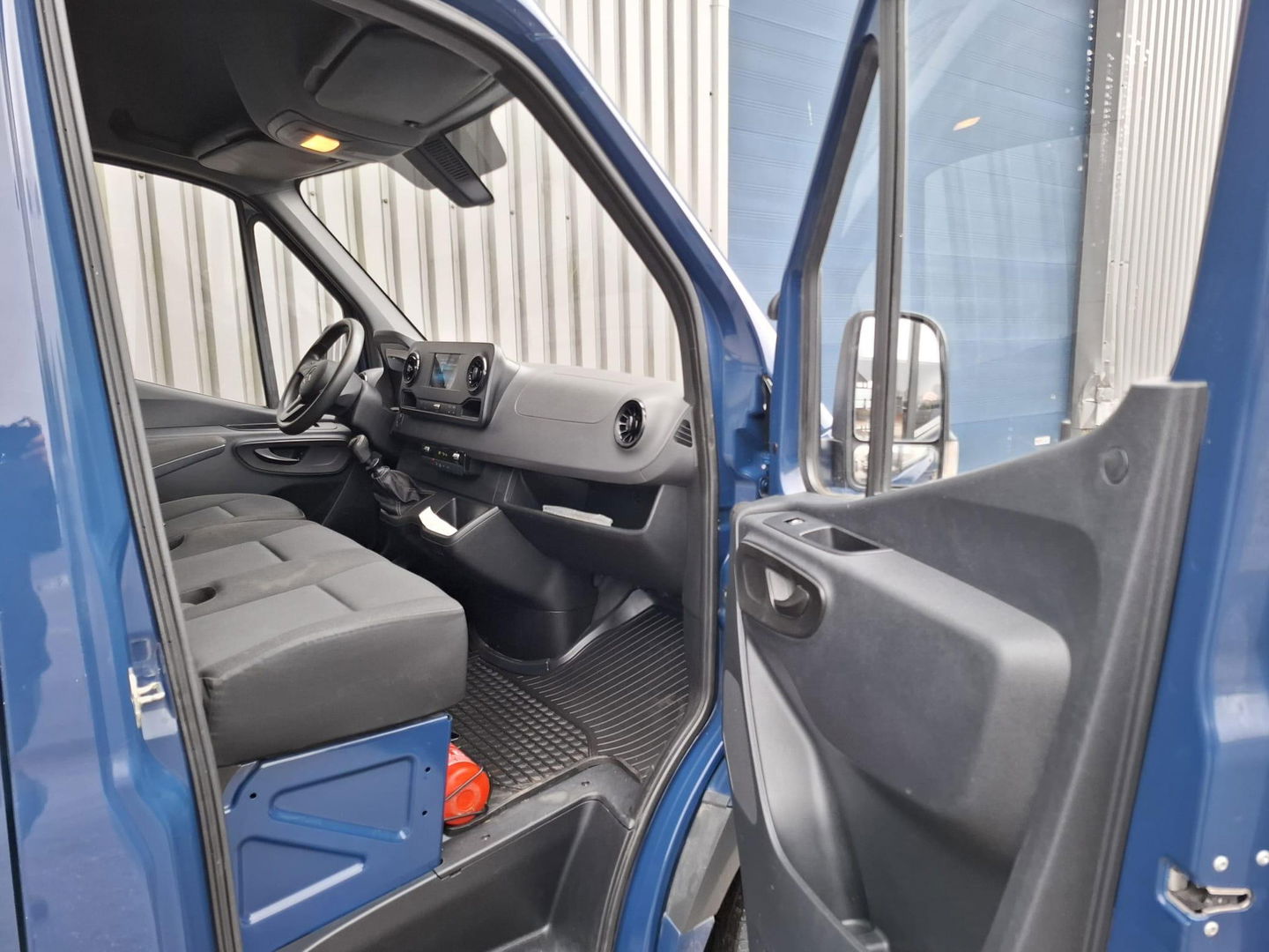 Mercedes-Benz Sprinter 311 2.2 CDI L2H1 Functional / AIRCO / CAMERA / 3 ZITS / DEALER ONDERHOUDEN / NAVI