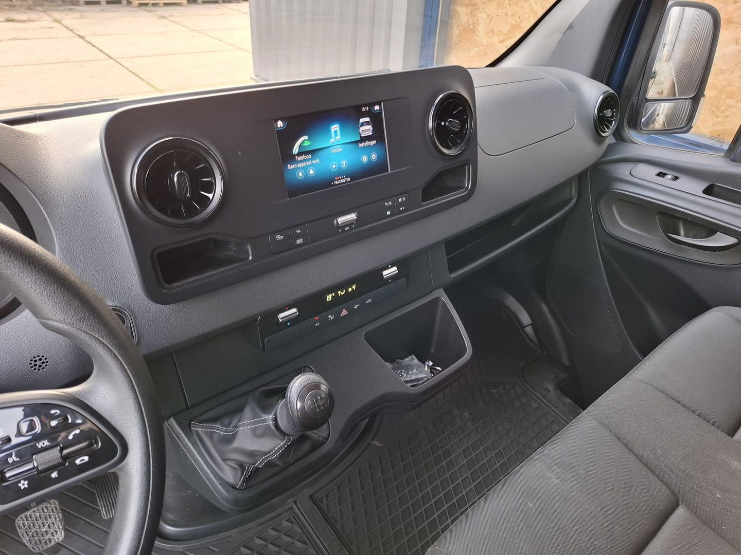 Mercedes-Benz Sprinter 311 2.2 CDI L2H2 / AIRCO / CAMERA / 3 ZITS / DEALER ONDERHOUDEN / NAVI