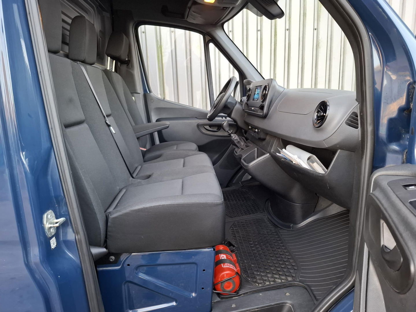 Mercedes-Benz Sprinter 311 2.2 CDI L2H2 / AIRCO / CAMERA / 3 ZITS / DEALER ONDERHOUDEN / NAVI