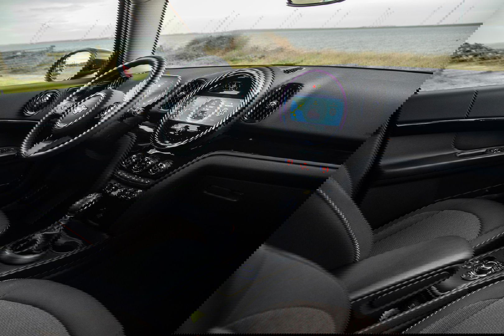 MINI Countryman 1.5 Cooper S E ALL4 Essential CAMERA / NAVI / CARPLAY / AIRCO / ZWART / STOELVERWARMING