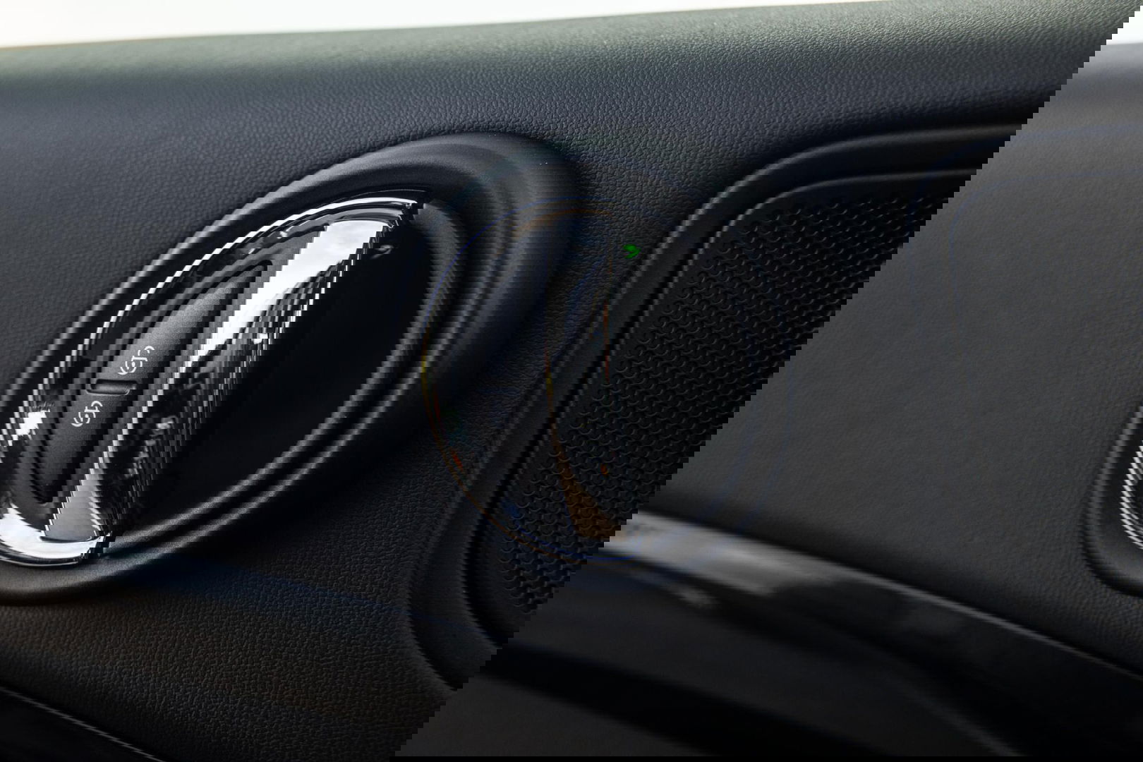 MINI Countryman 1.5 Cooper S E ALL4 Essential CAMERA / NAVI / CARPLAY / AIRCO / ZWART / STOELVERWARMING