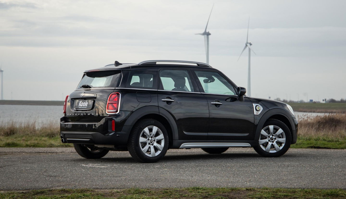 MINI Countryman 1.5 Cooper S E ALL4 Essential CAMERA / NAVI / CARPLAY / AIRCO / ZWART / STOELVERWARMING