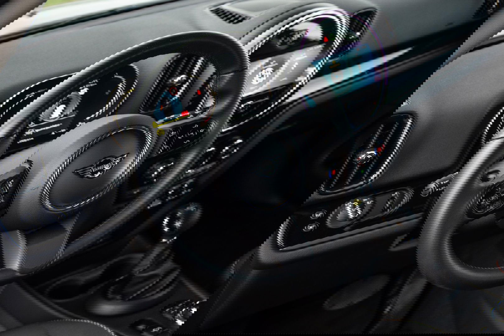 MINI Countryman 1.5 Cooper S E ALL4 Essential CAMERA / NAVI / CARPLAY / AIRCO / ZWART / STOELVERWARMING