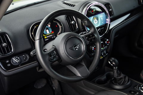 MINI Countryman 1.5 Cooper S E ALL4 Essential CAMERA / NAVI / CARPLAY / AIRCO / ZWART / STOELVERWARMING