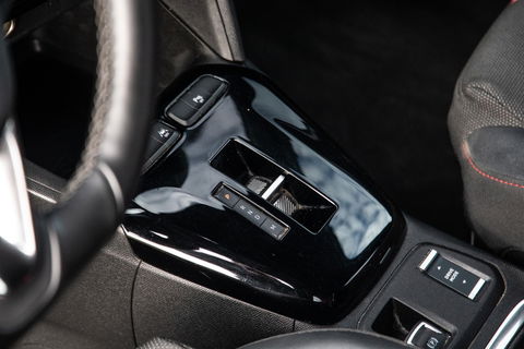 Opel Corsa 1.2 Turbo GS BLACK LINE / APPLE CARPLAY / AUTOMAAT / 360 CAMERA / STOELVERWARMING