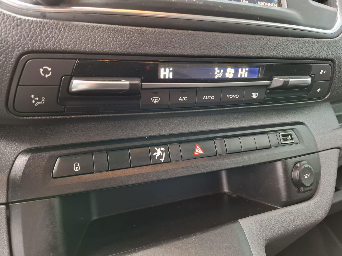 Peugeot Expert 2.0 BlueHDI 180 Long Premium DC DUBBEL CABINE / NAVI / CRUISE CONTROLE / DUBBELE SCHUIFDEUR / TREKHAAK