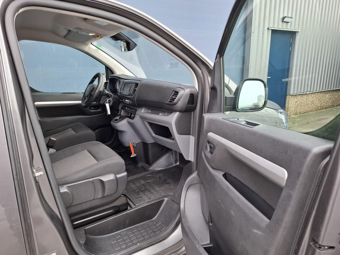 Peugeot Expert 2.0 BlueHDI 180 Long Premium DC DUBBEL CABINE / NAVI / CRUISE CONTROLE / DUBBELE SCHUIFDEUR / TREKHAAK