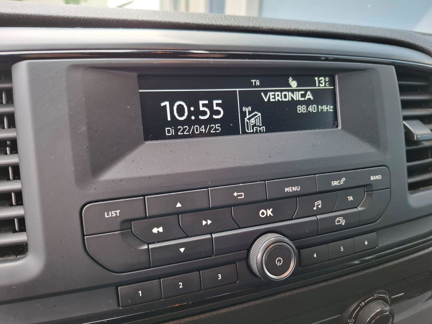 Peugeot Expert 231L 2.0 BlueHDI 180 Premium AUTOMAAT / AIRCO / CRUISE CONTROLE / TREKHAAK / L3H1