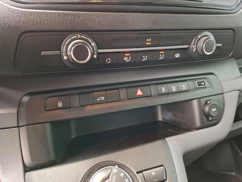 Peugeot Expert 231L 2.0 BlueHDI 180 Premium AUTOMAAT / AIRCO / CRUISE CONTROLE / TREKHAAK / L3H1