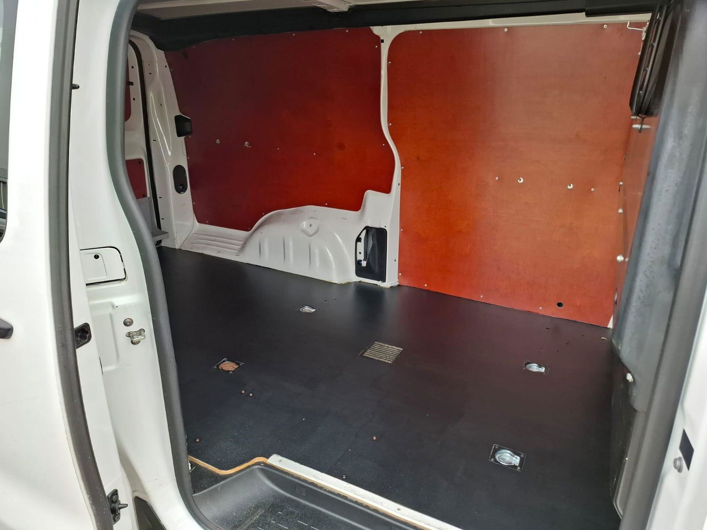 Peugeot Expert 231L 2.0 BlueHDI 180 Premium AUTOMAAT / AIRCO / CRUISE CONTROLE / TREKHAAK / L3H1