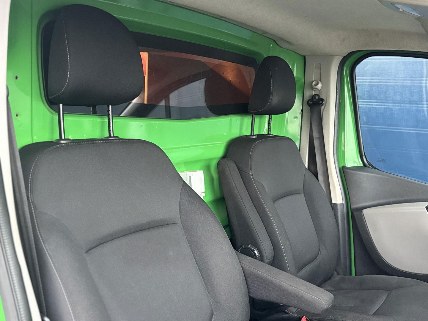 Renault Trafic 1.6 dCi T29 L2H1 Comfort Energy AIRCO / CRUISE CONTROLE / NAVI / TREKHAAK / EURO 6