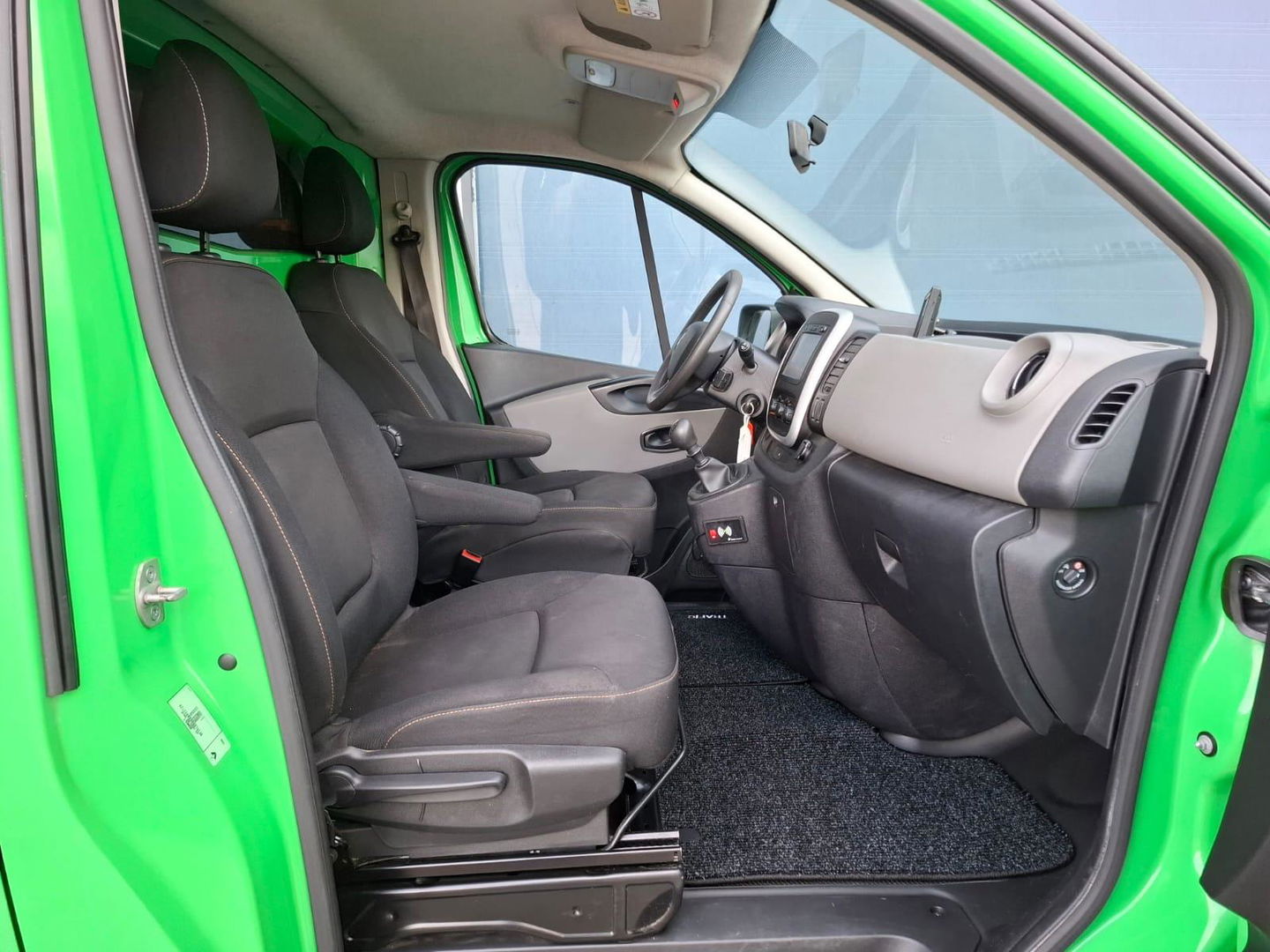 Renault Trafic 1.6 dCi T29 L2H1 Comfort Energy KASTEN INRICHTING / AIRCO / CRUISE CONTROLE / NAVI / CAMERA / TREKHAAK