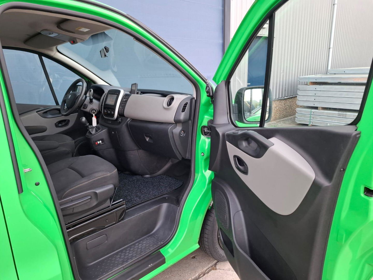 Renault Trafic 1.6 dCi T29 L2H1 Comfort Energy KASTEN INRICHTING / AIRCO / CRUISE CONTROLE / NAVI / CAMERA / TREKHAAK