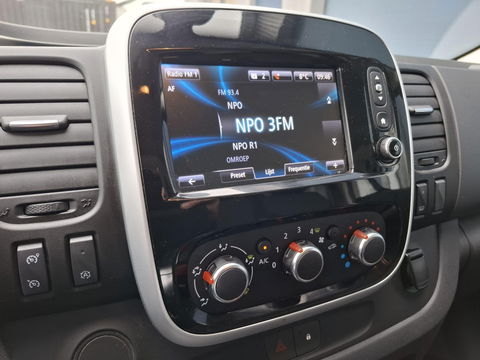 Renault Trafic 2.0 dCi 145 T27 L1H1 Comfort AUTOMAAT / IMPERIAL / NAVI / KASTEN INRICHTING / TREKHAAK