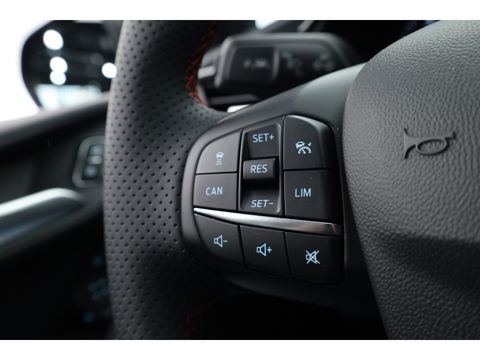 Ford Fiesta 1.0 EcoBoost Hybrid ST-Line X | Winter Pack | Adapt. Cruise | Camera | All Season | Keyless | CarPlay | 17''