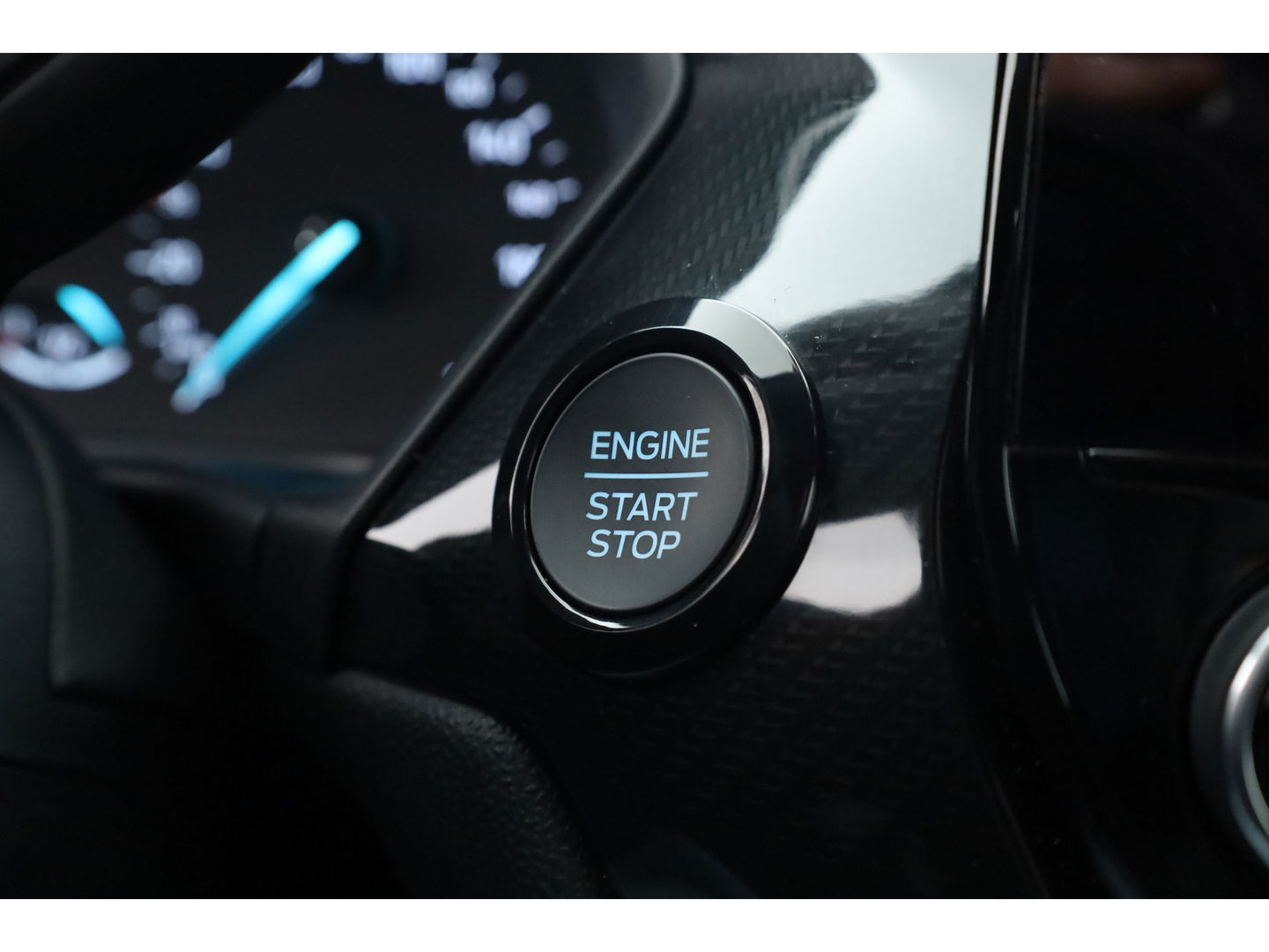 Ford Fiesta 1.0 EcoBoost Hybrid ST-Line X | Winter Pack | Adapt. Cruise | Camera | All Season | Keyless | CarPlay | 17''