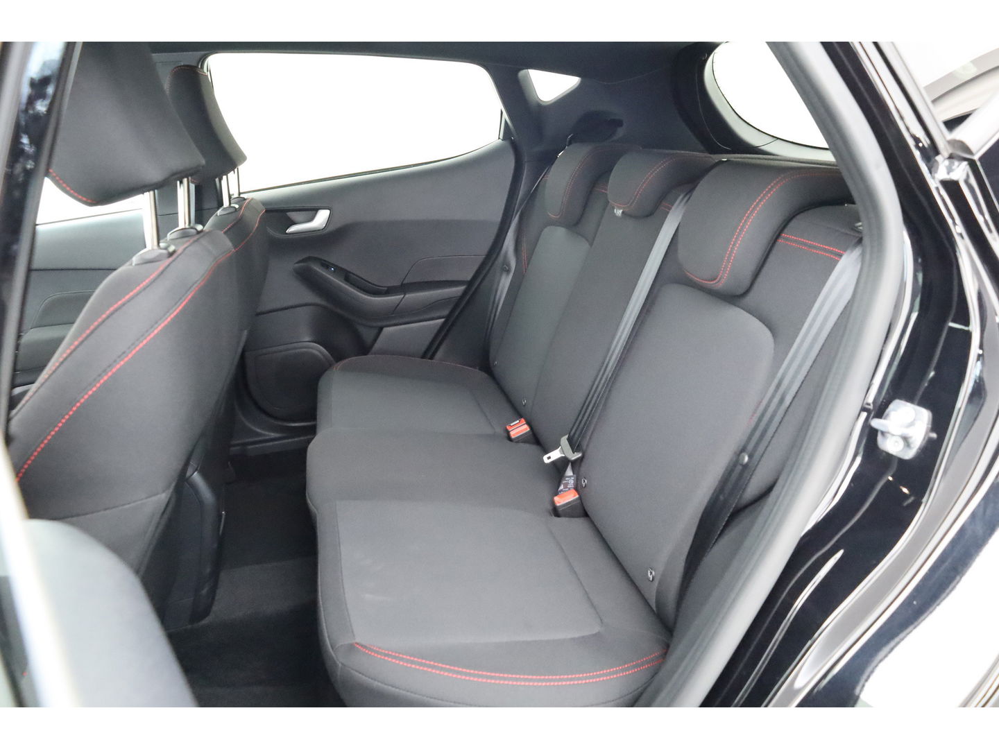 Ford Fiesta 1.0 EcoBoost Hybrid ST-Line X | Winter Pack | Adapt. Cruise | Camera | All Season | Keyless | CarPlay | 17''