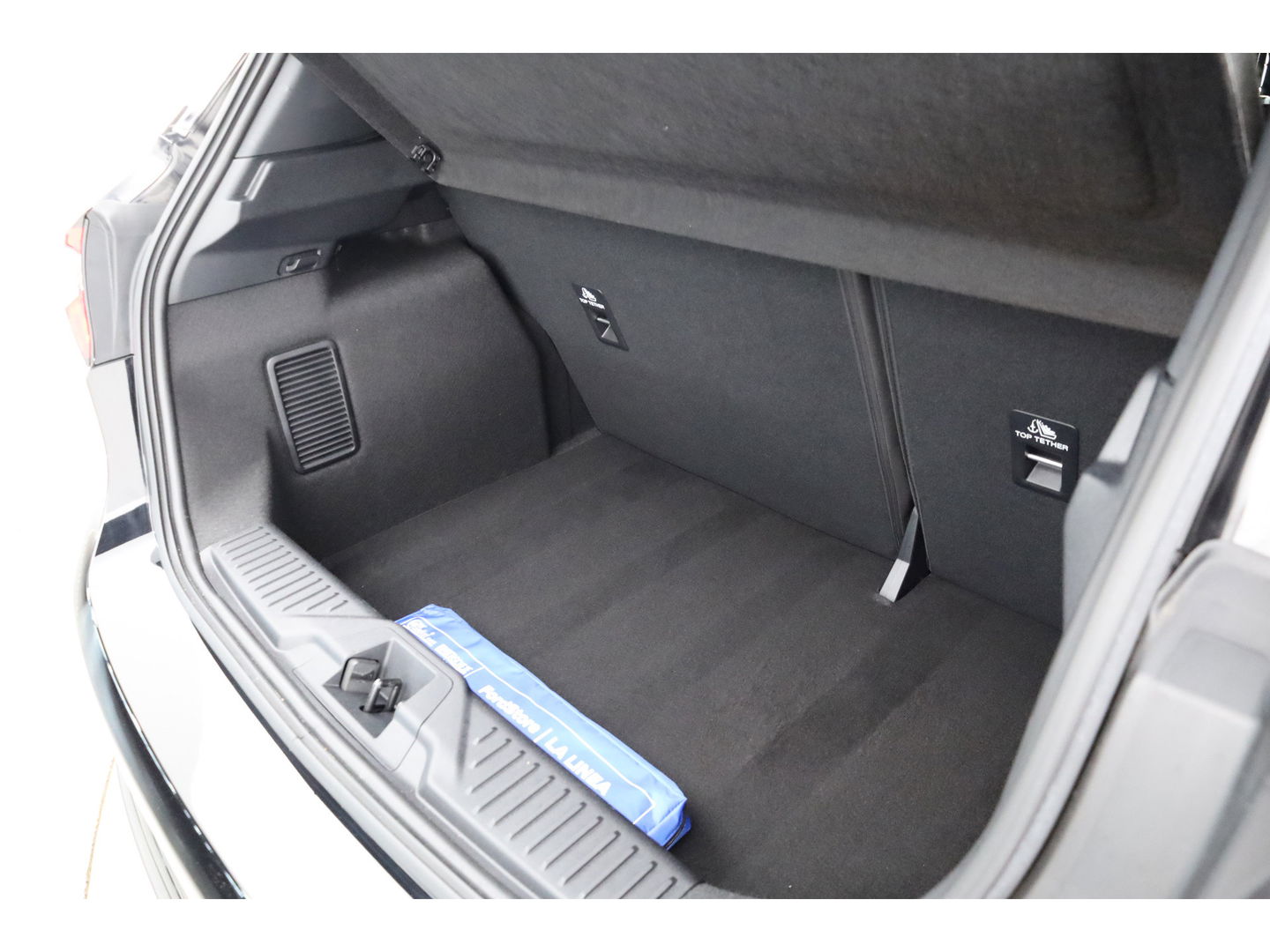 Ford Fiesta 1.0 EcoBoost Hybrid ST-Line X | Winter Pack | Adapt. Cruise | Camera | All Season | Keyless | CarPlay | 17''