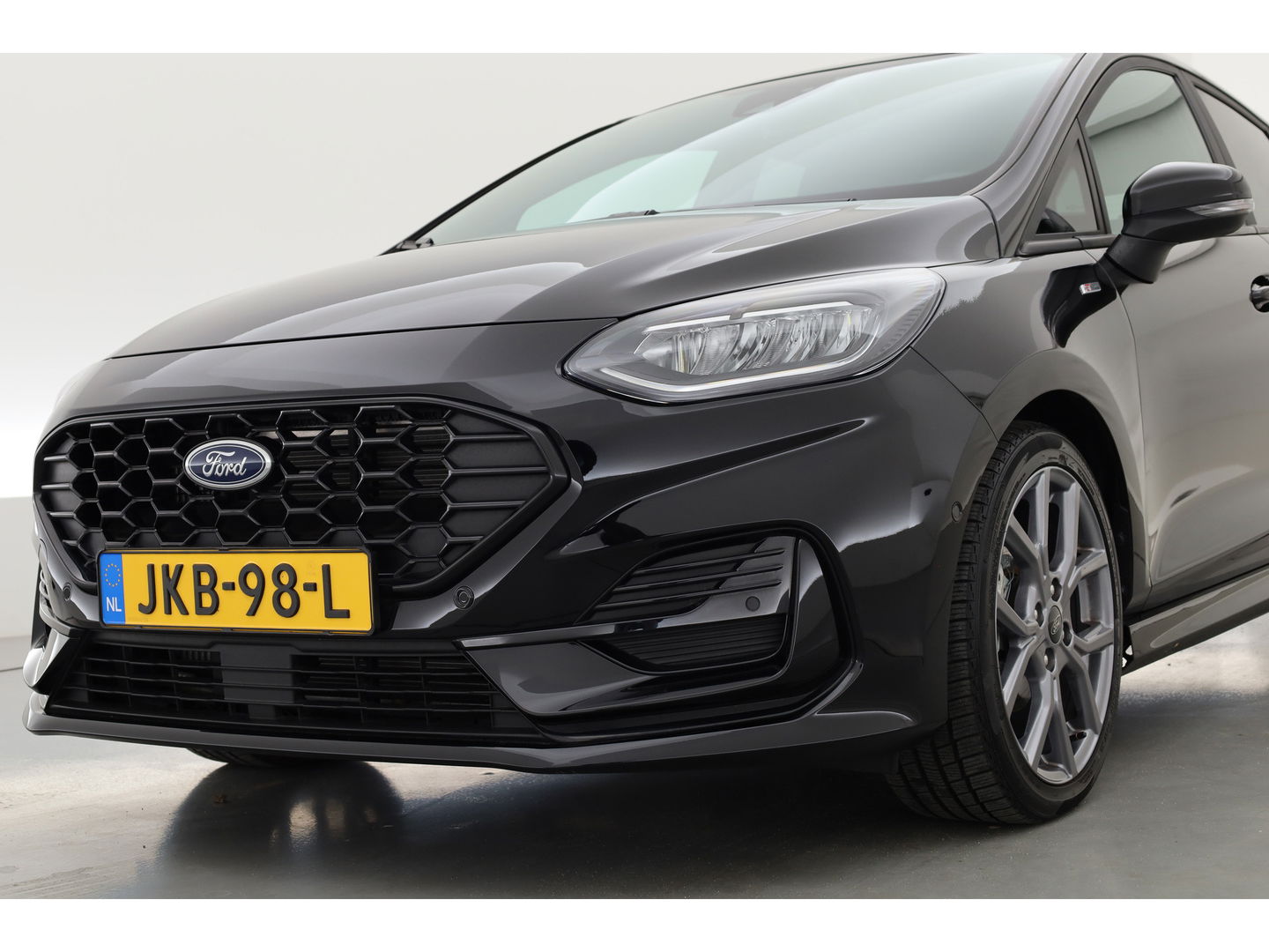 Ford Fiesta 1.0 EcoBoost Hybrid ST-Line X | Winter Pack | Adapt. Cruise | Camera | All Season | Keyless | CarPlay | 17''