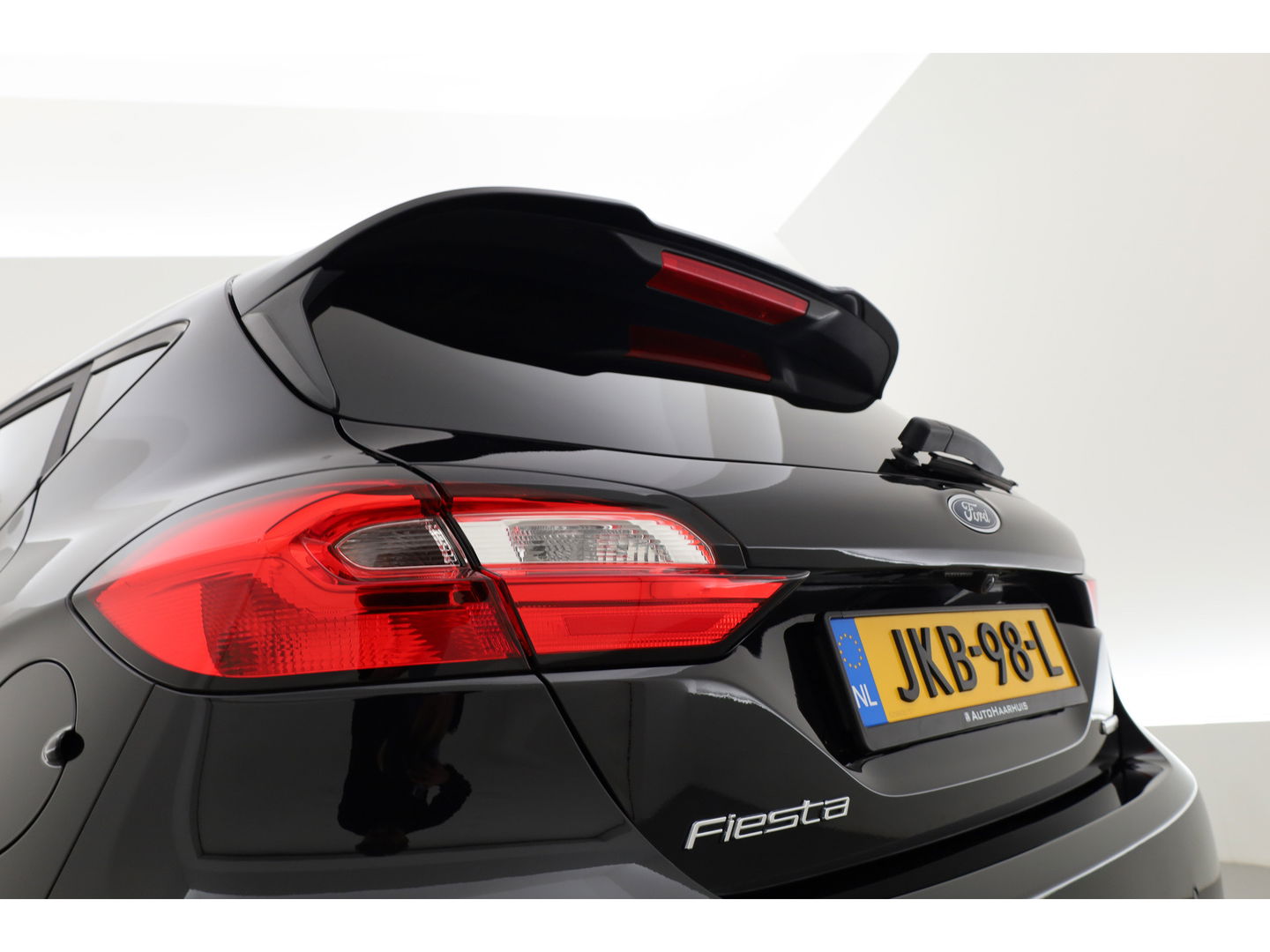 Ford Fiesta 1.0 EcoBoost Hybrid ST-Line X | Winter Pack | Adapt. Cruise | Camera | All Season | Keyless | CarPlay | 17''