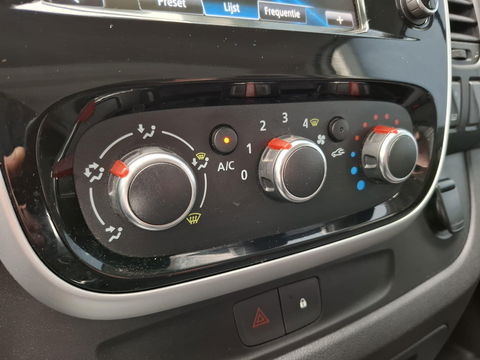 Renault Trafic 2.0 dCi 145 T27 L1H1 Comfort AUTOMAAT / IMPERIAL / NAVI / KASTEN INRICHTING / TREKHAAK