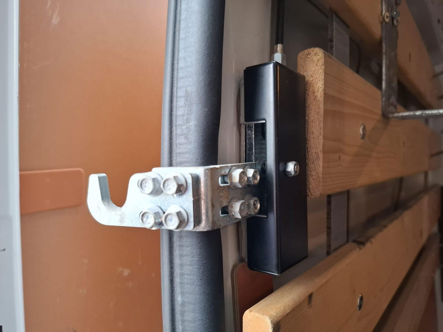 Renault Trafic 2.0 dCi 145 T27 L1H1 Comfort AUTOMAAT / IMPERIAL / NAVI / KASTEN INRICHTING / TREKHAAK