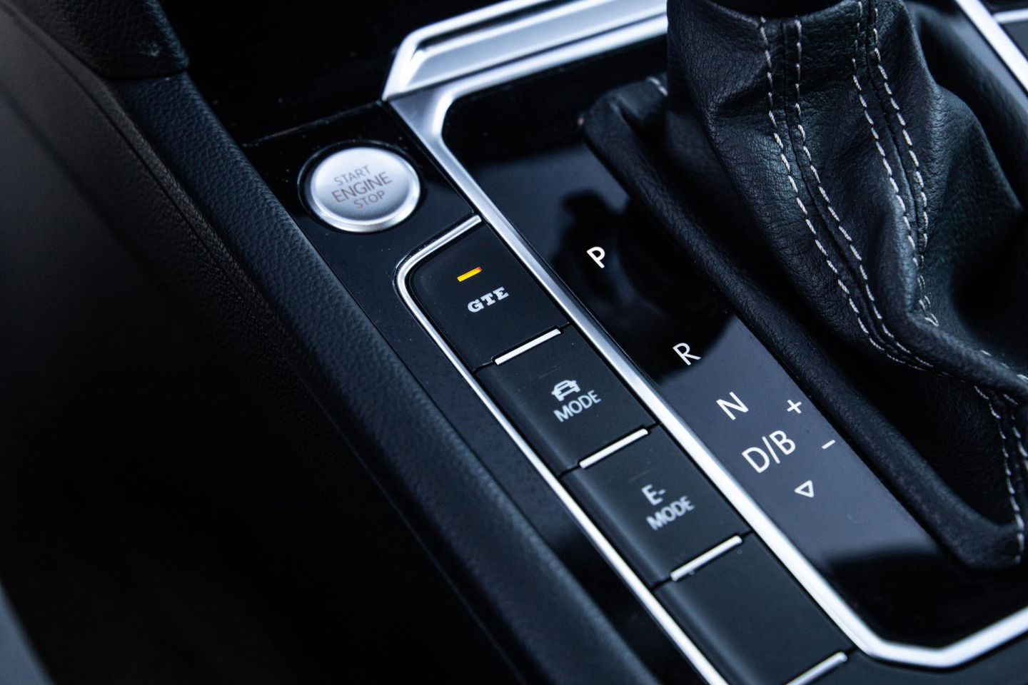 Volkswagen Arteon 1.4 TSI eHybrid R-Line Business CARPLAY / LEER / CAMERA / MEMMORY / LED / STOELVERWARMING