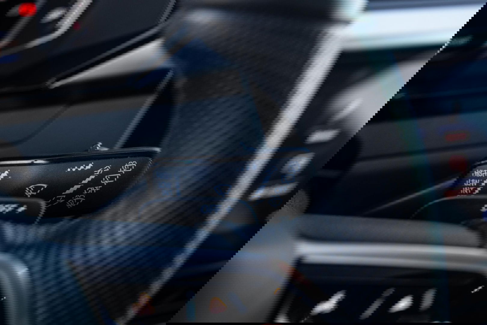 Volkswagen Arteon 1.4 TSI eHybrid R-Line Business CARPLAY / LEER / CAMERA / MEMMORY / LED / STOELVERWARMING