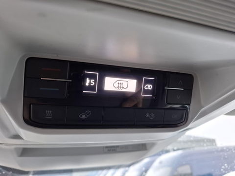 Volkswagen Crafter 35 2.0 TDI L3H3 Highline AUTOMAAT / STANDKACHEL / TREKHAAK / CARPLAY / NAVI