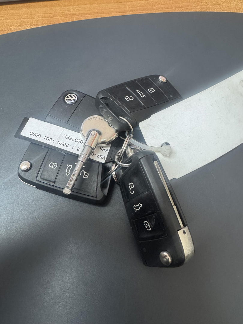 Volkswagen Transporter 2.0 TDI L2H1 30 Comfortline AIRCO / CRUISE CONTROLE / NAVI / CARPLAY / VERLAAGD