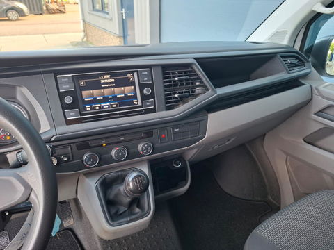 Volkswagen Transporter 2.0 TDI L2H1 30 DC VERLAAGD / SPOILERS IN KLEUR / AIRCO / CRUISE /  DUBBEL CABINE