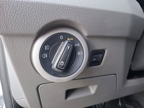 Volkswagen Transporter 2.0 TDI L2H1 30 DC VERLAAGD / SPOILERS IN KLEUR / AIRCO / CRUISE /  DUBBEL CABINE