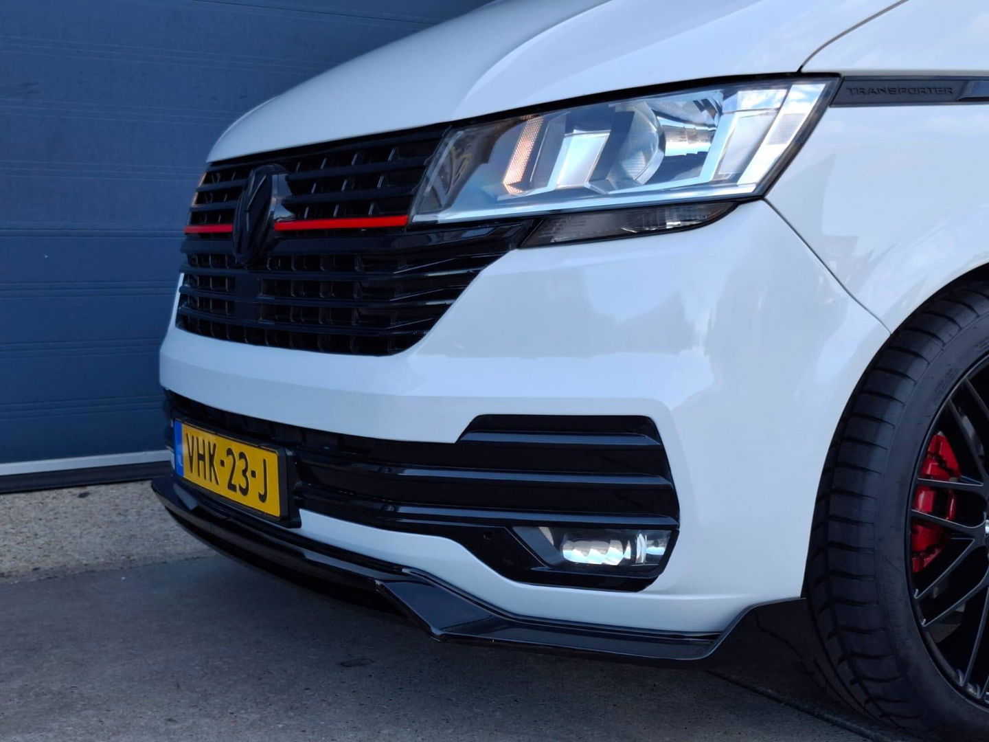 Volkswagen Transporter 2.0 TDI L2H1 30 DC VERLAAGD / SPOILERS IN KLEUR / AIRCO / CRUISE /  DUBBEL CABINE