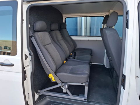 Volkswagen Transporter 2.0 TDI L2H1 30 DC VERLAAGD / SPOILERS IN KLEUR / AIRCO / CRUISE /  DUBBEL CABINE