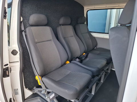 Volkswagen Transporter 2.0 TDI L2H1 30 DC VERLAAGD / SPOILERS IN KLEUR / AIRCO / CRUISE /  DUBBEL CABINE