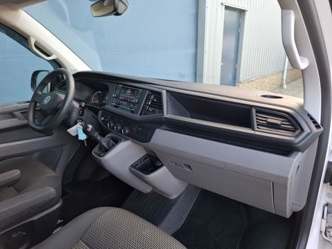 Volkswagen Transporter 2.0 TDI L2H1 30 DC VERLAAGD / SPOILERS IN KLEUR / AIRCO / CRUISE /  DUBBEL CABINE