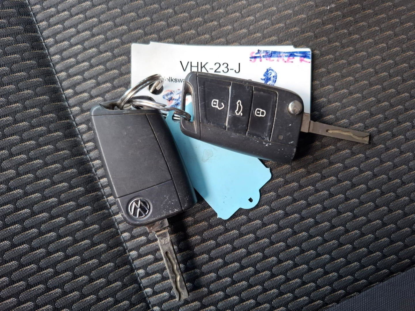 Volkswagen Transporter 2.0 TDI L2H1 30 DC VERLAAGD / SPOILERS IN KLEUR / AIRCO / CRUISE /  DUBBEL CABINE