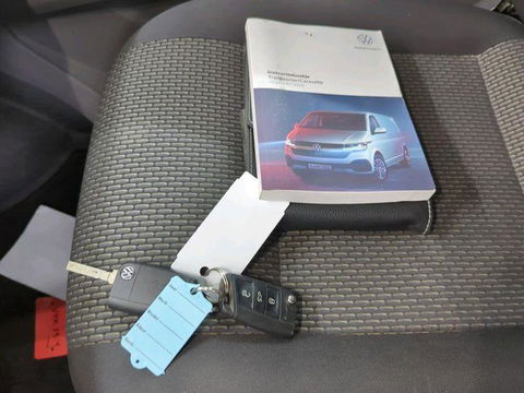 Volkswagen Transporter 2.0 TDI L2H1 30 DC VERLAAGD / SPOILERS IN KLEUR / AIRCO / CRUISE /  DUBBEL CABINE