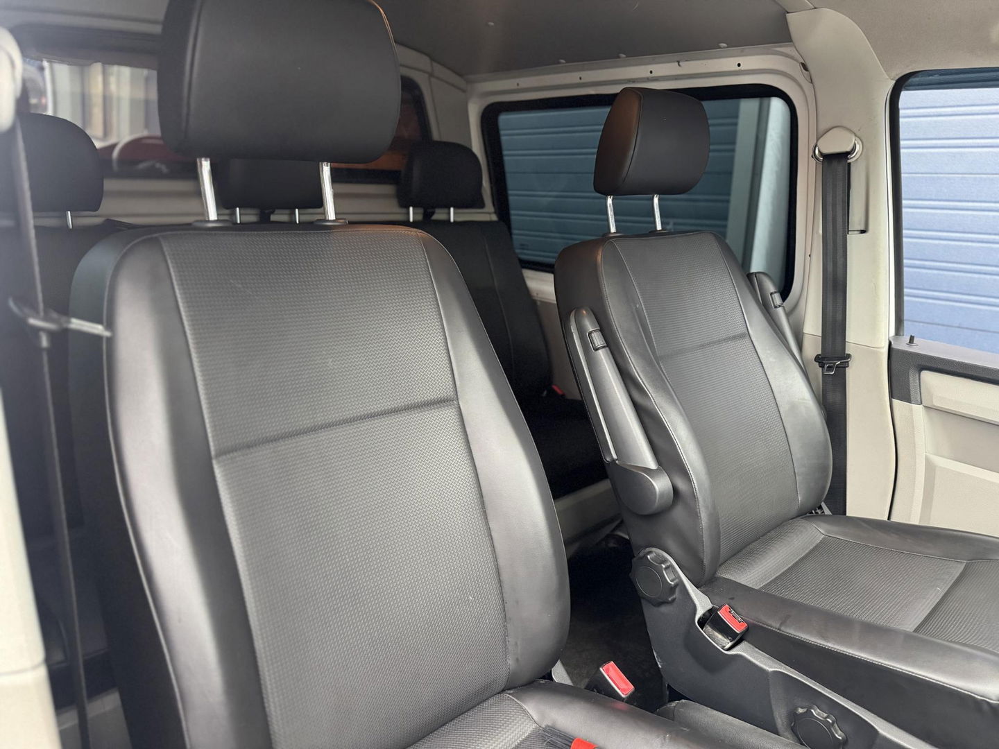 Volkswagen Transporter 2.0 TDI L2H1 Trendline DUBBEL CABINE / AIRCO / LEER / VERLAAGD / SPOILERS