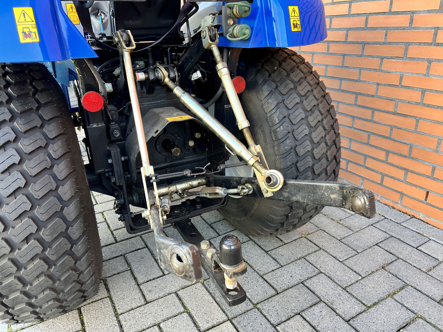 New Holland Boomer 25 | Aftak as voor + achter | Hefinrichting | 4WD | Differentieel slot | Cruise control | 58 uur | nieuw staat | trekhaak |