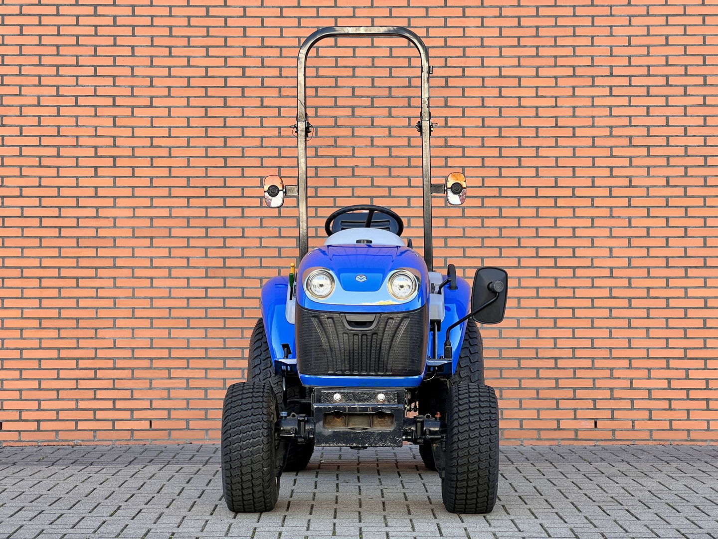 New Holland Boomer 25 | Aftak as voor + achter | Hefinrichting | 4WD | Differentieel slot | Cruise control | 58 uur | nieuw staat | trekhaak |