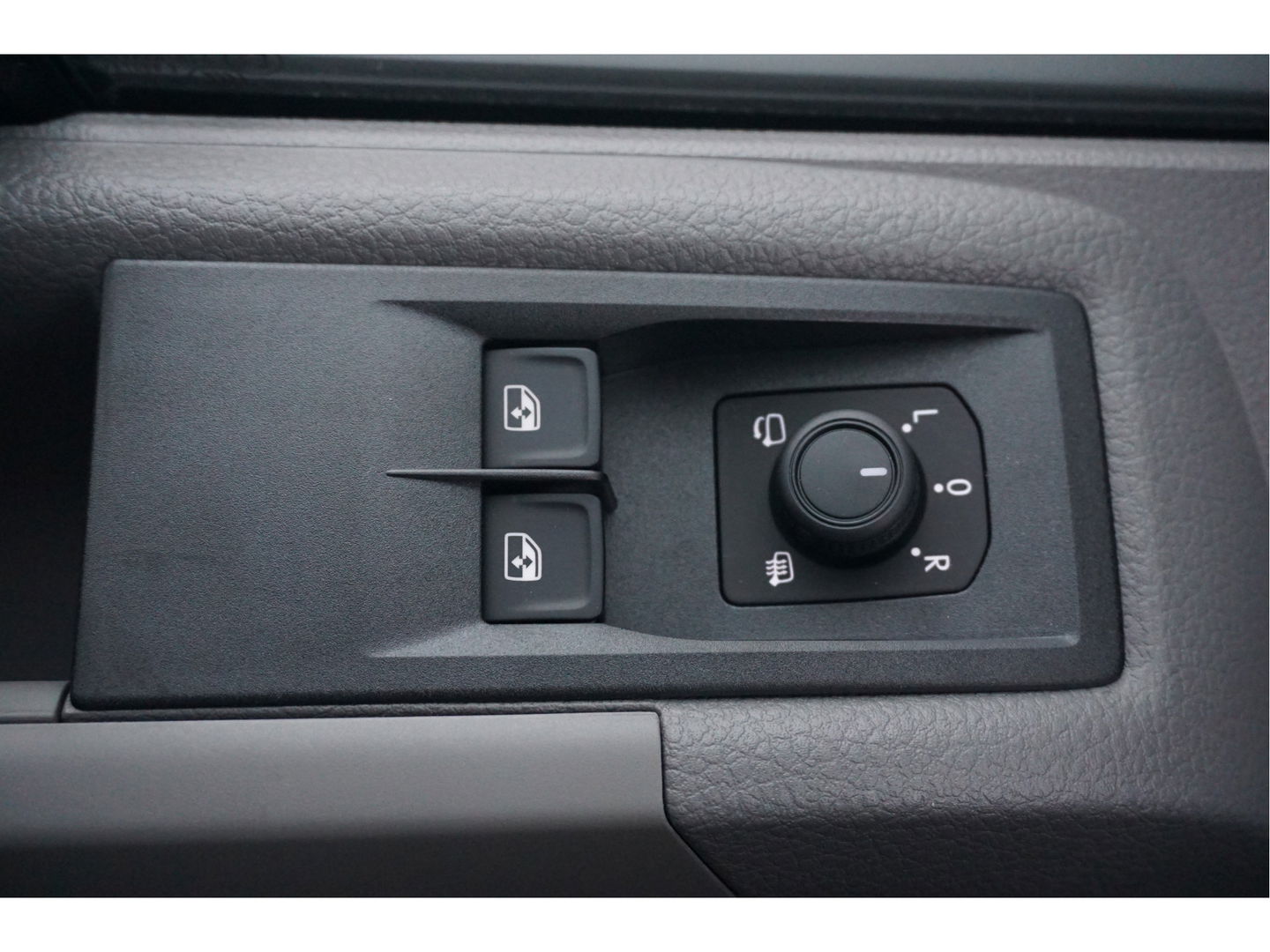 Volkswagen Crafter 35 177PK L3H3 AUT Facelift BPM VRIJ!! 13" Navi, Camera, Gev. Stoel, LED!! NR. 831