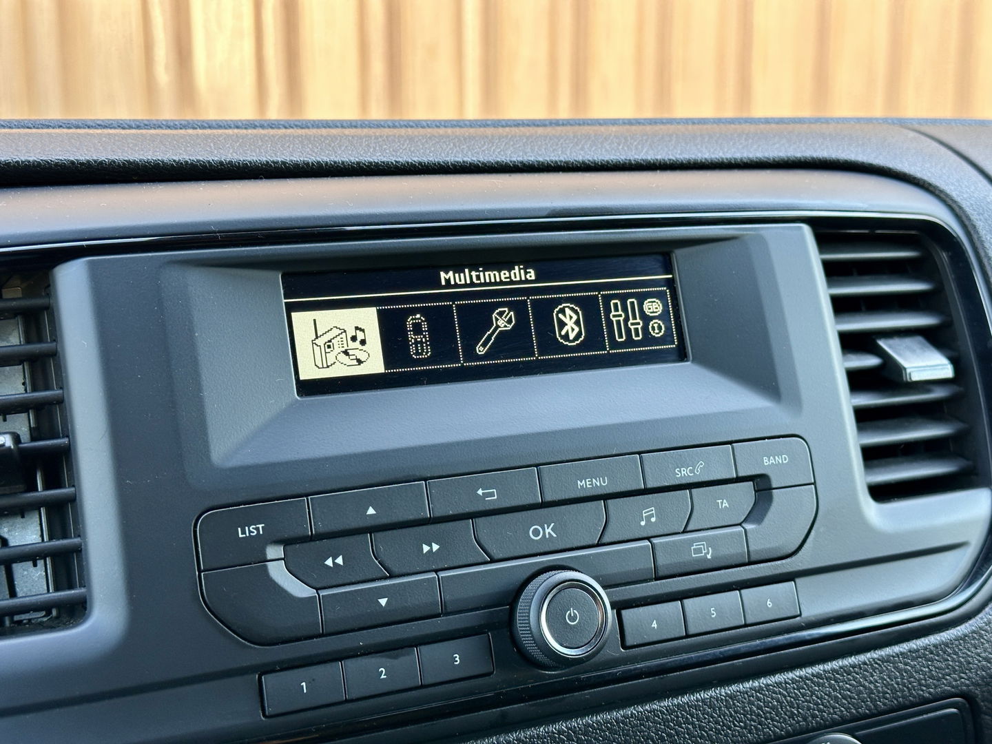 Peugeot Expert 1.5 BlueHDI 100 Standard Premium | Parkeersensoren Achter | Cruise Control | Bluetooth | Trekhaak | Centrale Deurvergrendeling | Airconditioning |