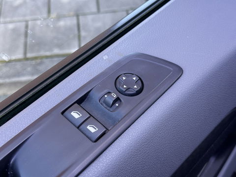 Peugeot Expert 1.5 BlueHDI 100 Standard Premium | Parkeersensoren Achter | Cruise Control | Bluetooth | Trekhaak | Centrale Deurvergrendeling | Airconditioning |