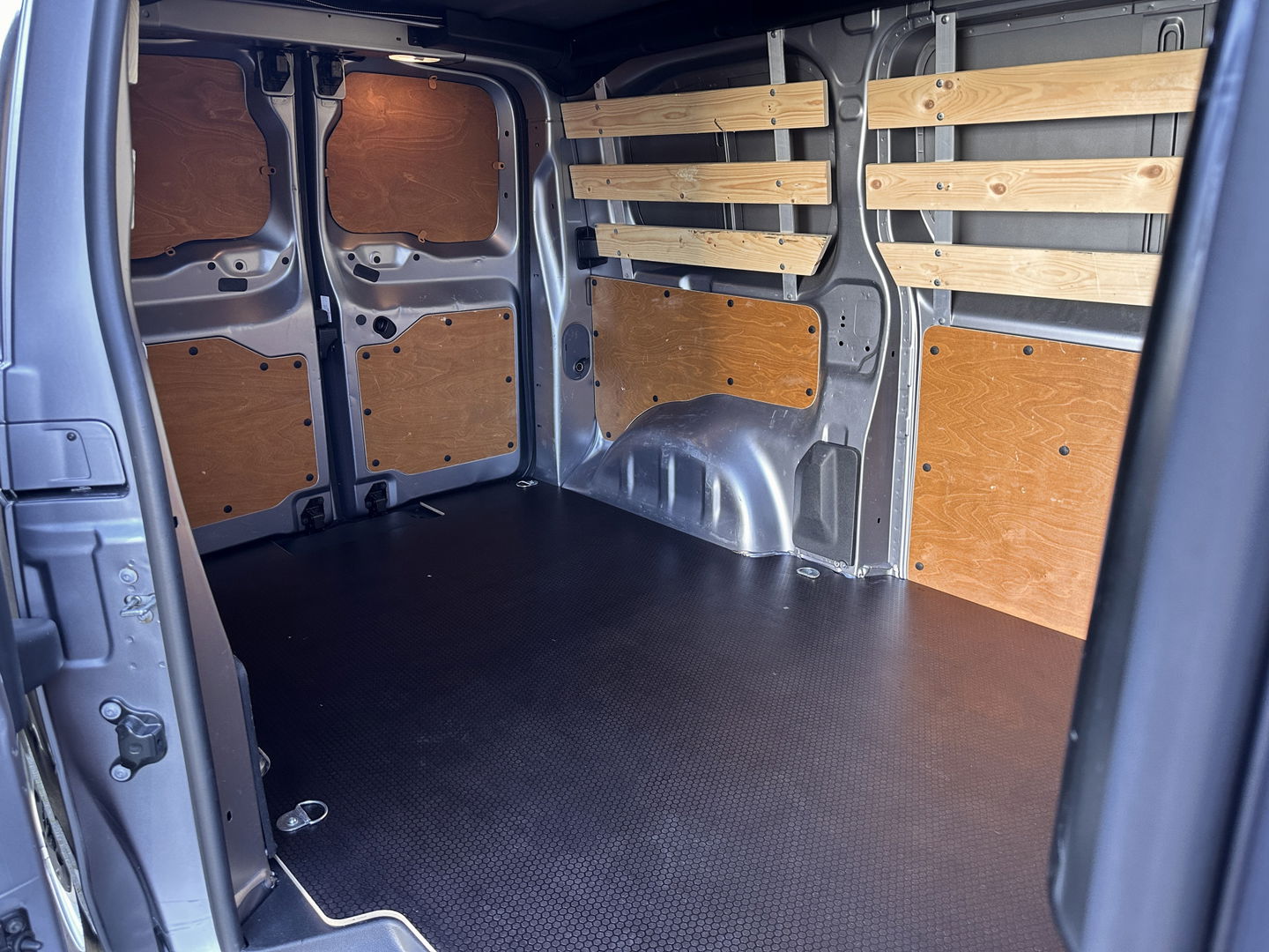 Peugeot Expert 1.5 BlueHDI 100 Standard Premium | Parkeersensoren Achter | Cruise Control | Bluetooth | Trekhaak | Centrale Deurvergrendeling | Airconditioning |