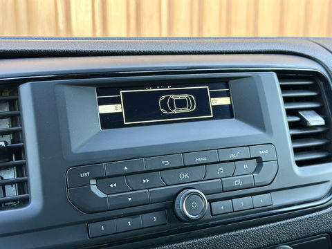 Peugeot Expert 1.5 BlueHDI 100 Standard Premium | Parkeersensoren Achter | Cruise Control | Bluetooth | Trekhaak | Centrale Deurvergrendeling | Airconditioning |