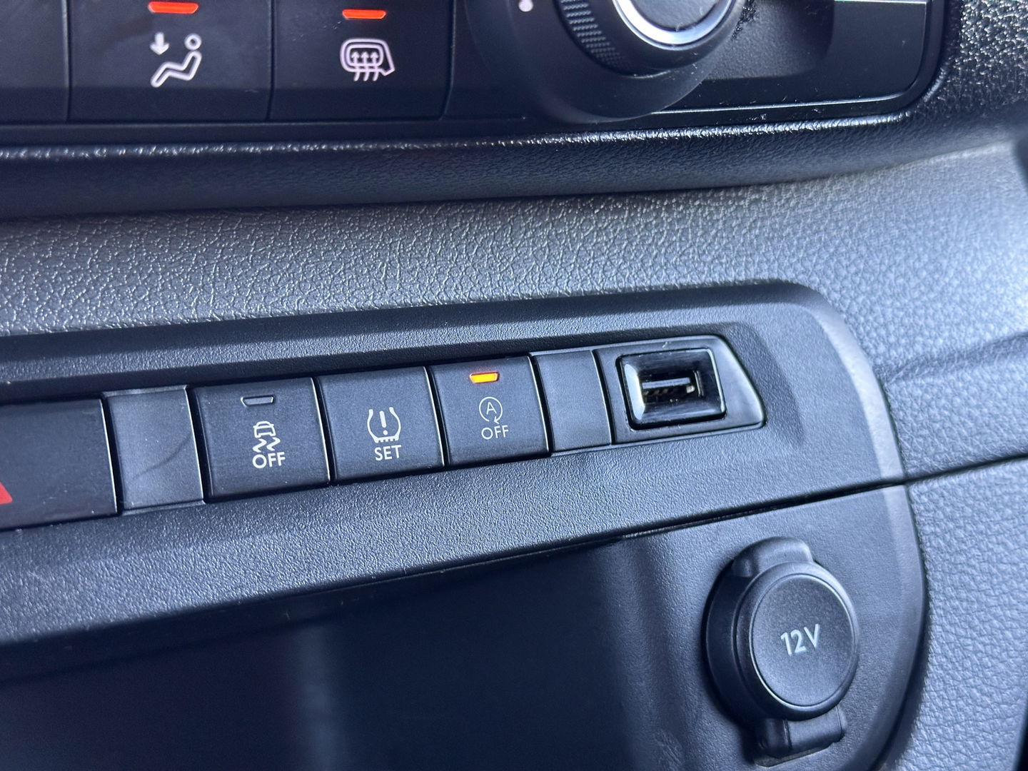 Peugeot Expert 1.5 BlueHDI 100 Standard Premium | Parkeersensoren Achter | Cruise Control | Bluetooth | Trekhaak | Centrale Deurvergrendeling | Airconditioning |