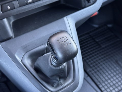 Peugeot Expert 1.5 BlueHDI 100 Standard Premium | Parkeersensoren Achter | Cruise Control | Bluetooth | Trekhaak | Centrale Deurvergrendeling | Airconditioning |