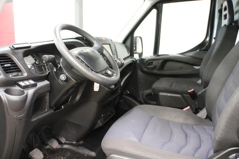 Iveco Daily 35S16V 2.3 L2H2 160PK 3500 KG TREKVERMOGEN EURO 6 Iveco Daily 35S16V 2.3 L2H2 160 PK 3500 KG TREKVERMOGEN EURO 6